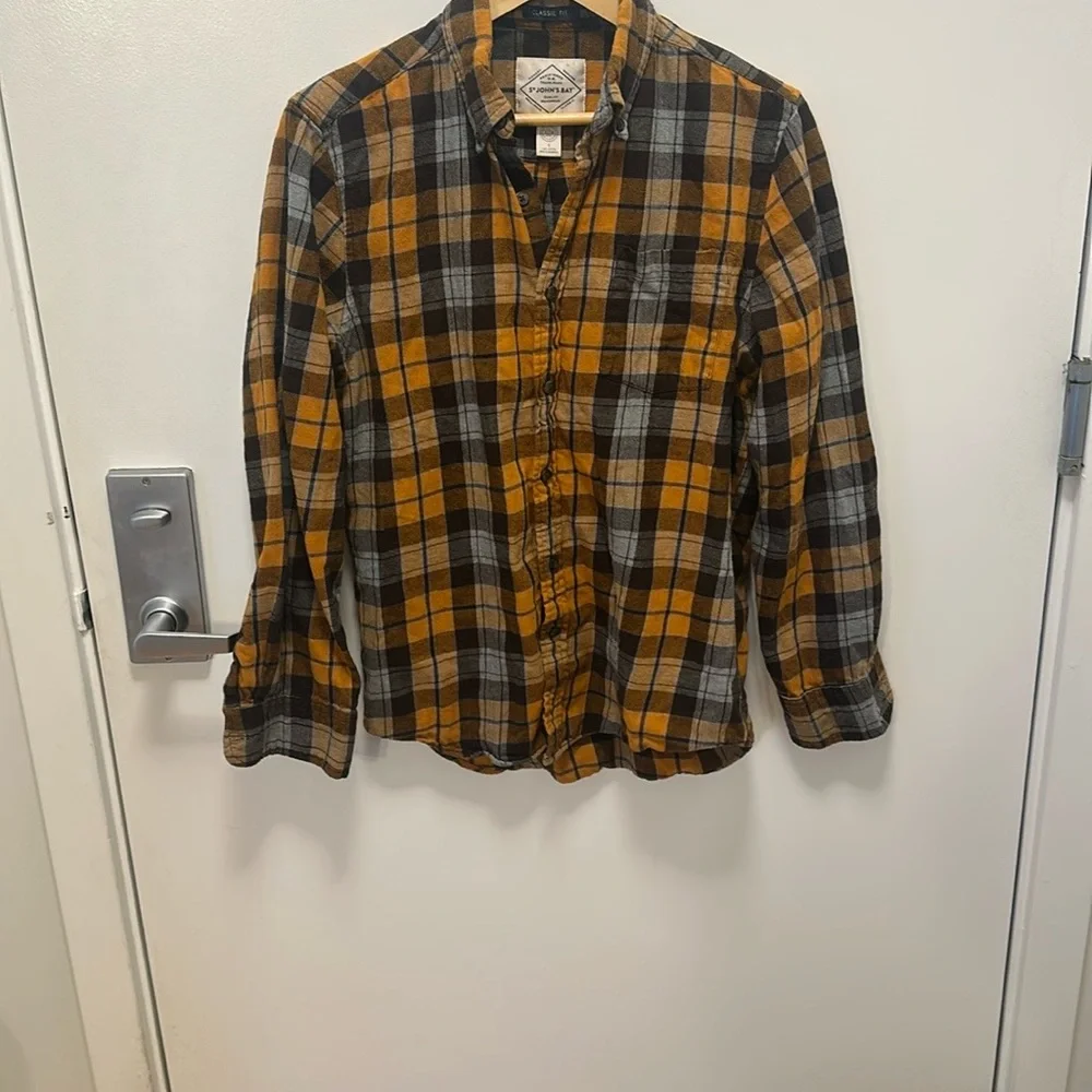 Bundle! Set of 3 Men’s St John’s Bay Plaid Button-Ups - Picture 5 of 10